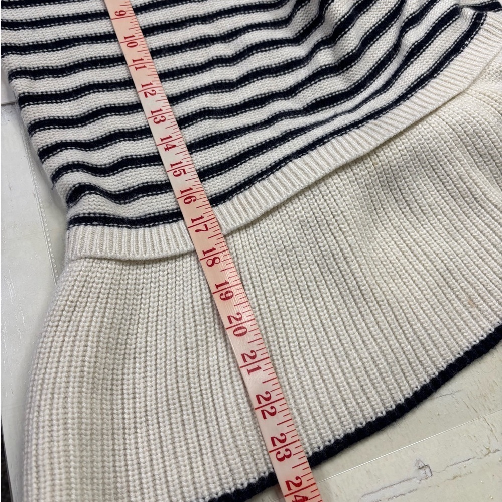 Kate Spade Broome Street Stripe Poplin Sweater Size
Medium Gold Buttons - Picture 8 of 9